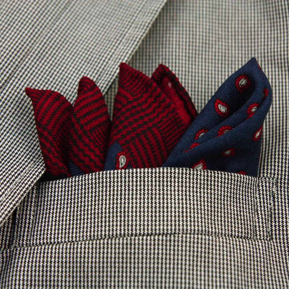 High Quality 100% Wool Fashion Pocket Handkerchief Luxury Paisley Pattern Pocket Square Hanky With Giftbox
High Quality 100% Wool Fashion Pocket Handkerchief Luxury Paisley Pattern Pocket Square Hanky With Giftbox
