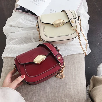 Net Red Texture Wild Retro Messenger Bag Female 2019 New Spring And Summer On The New Simple Chain Bright Leather Pouch
Net Red Texture Wild Retro Messenger Bag Female 2019 New Spring And Summer On The New Simple Chain Bright Leather Pouch