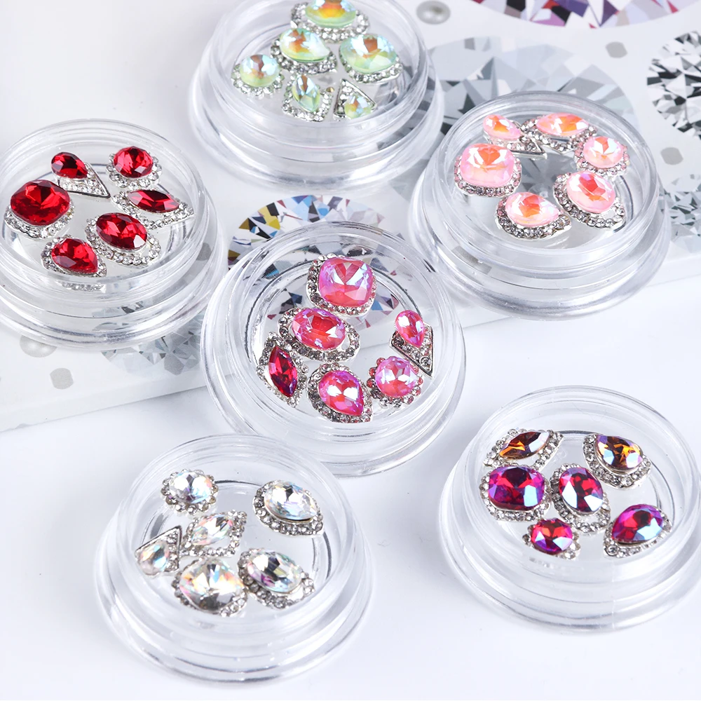 Nail art rhinestones