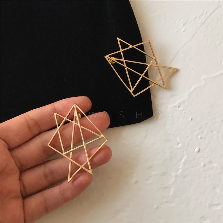 Timeless Wonder stunning cutout geo triangle stud statement Earrings Trendy Pop gift bijoux top cool design ins neat drama 9547
Timeless Wonder stunning cutout geo triangle stud statement Earrings Trendy Pop gift bijoux top cool design ins neat drama 9547