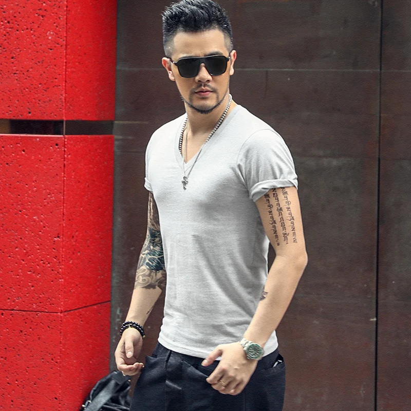 2019 summer New High quality men T shirt casual short sleeve v-neck 100% cotton t-shirt men brand white black tee shirt
2019 summer New High quality men T shirt casual short sleeve v-neck 100% cotton t-shirt men brand white black tee shirt
