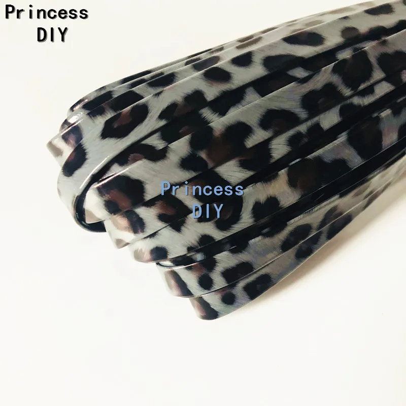 5M/L 3/8'' Grey Green Leopard Ribbon PU 10mm Faux PU Leather Ribbon Cord Bias DIY Chocker Collar Book Planner Accessory Material
5M/L 3/8'' Grey Green Leopard Ribbon PU 10mm Faux PU Leather Ribbon Cord Bias DIY Chocker Collar Book Planner Accessory Material
