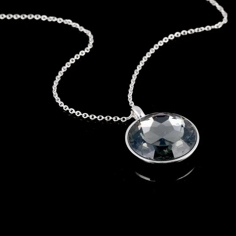 Fashion Women Glass Charms Long Necklace Pendant Round Simple Necklaces Designs Pendants Necklaces Jewelry Sweater Chains Lady
Fashion Women Glass Charms Long Necklace Pendant Round Simple Necklaces Designs Pendants Necklaces Jewelry Sweater Chains Lady