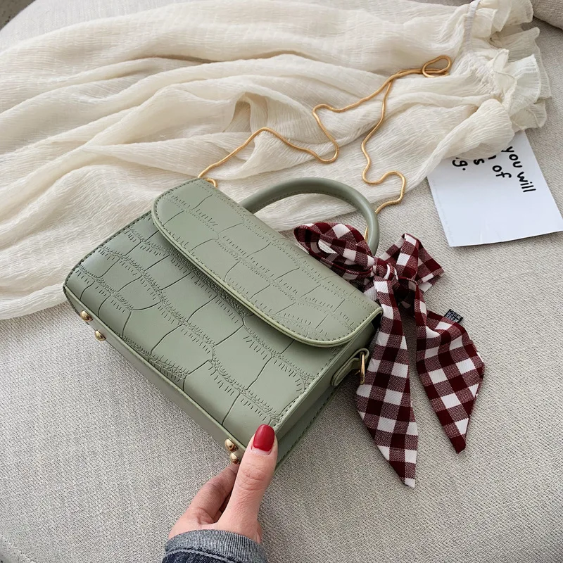 Bag female 2019 new simple shoulder slung handbag fashion wild chain stone pattern small square bag
Bag female 2019 new simple shoulder slung handbag fashion wild chain stone pattern small square bag
