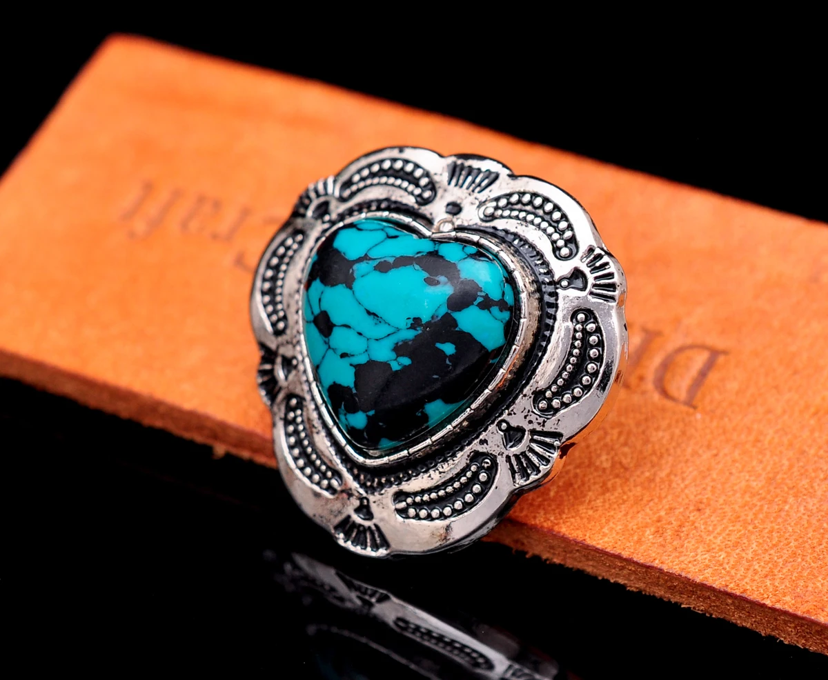 30mm Silver Plated Tribal Flower Carved Heart Turquoise Leather Conchos For Belt Bag Leathercraft Wallet Decor Screwback 
30mm Silver Plated Tribal Flower Carved Heart Turquoise Leather Conchos For Belt Bag Leathercraft Wallet Decor Screwback