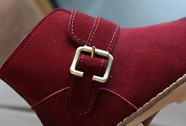 4677998612_871102203