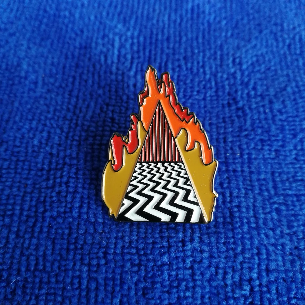 Twin Peaks Pin Dougie Jones Good Luck Charm featuring The Red Room & Mr Jackpots Hello
Twin Peaks Pin Dougie Jones Good Luck Charm featuring The Red Room & Mr Jackpots Hello