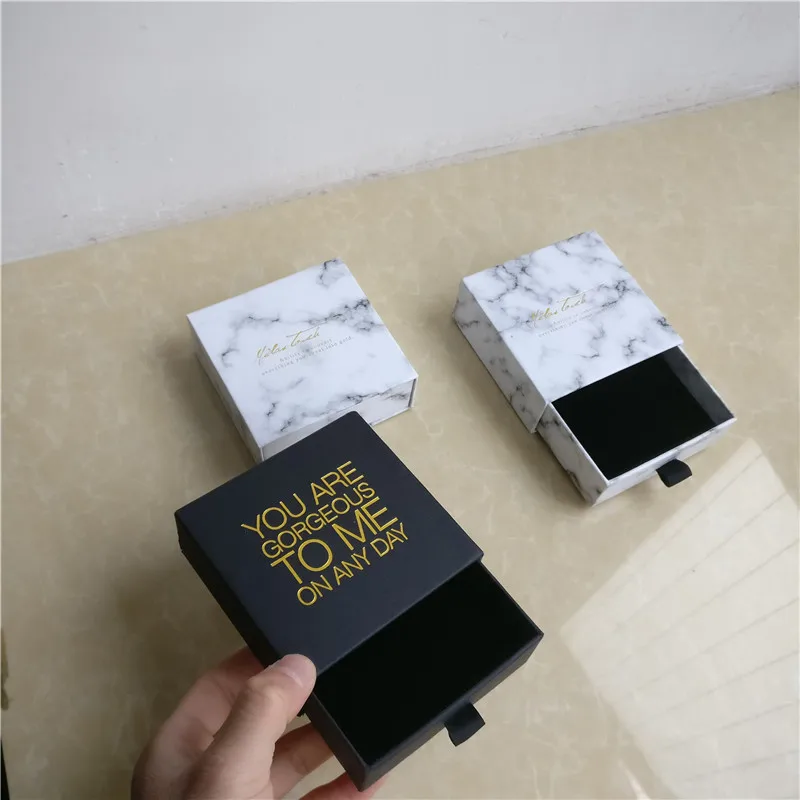Wholesale 1000pcs/lot custom jewelry boxes with logo drawer box sliding style boxes packaging necklace earring bracelet box
Wholesale 1000pcs/lot custom jewelry boxes with logo drawer box sliding style boxes packaging necklace earring bracelet box