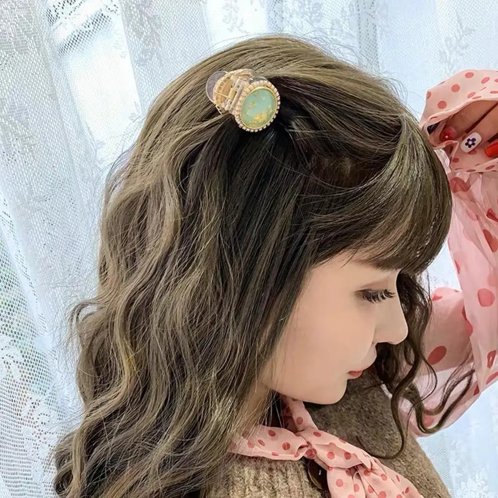 INS New Crystal Hair Claw Girls Hairpins Chic Hair Crab Women Imitation Pearls Hairgrip Barrettes accessoire cheveux
INS New Crystal Hair Claw Girls Hairpins Chic Hair Crab Women Imitation Pearls Hairgrip Barrettes accessoire cheveux