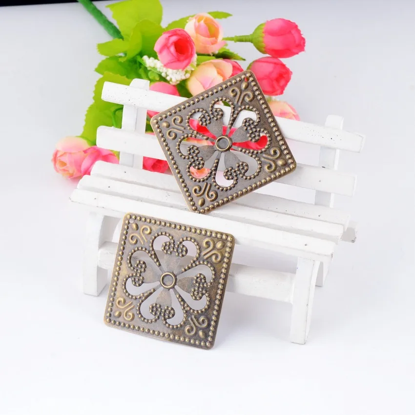 MIAOCHI 30Pcs Bronze Tone Square Filigree Wraps Connectors Metal Crafts Decoration DIY Findings 46x46mm J0624
MIAOCHI 30Pcs Bronze Tone Square Filigree Wraps Connectors Metal Crafts Decoration DIY Findings 46x46mm J0624