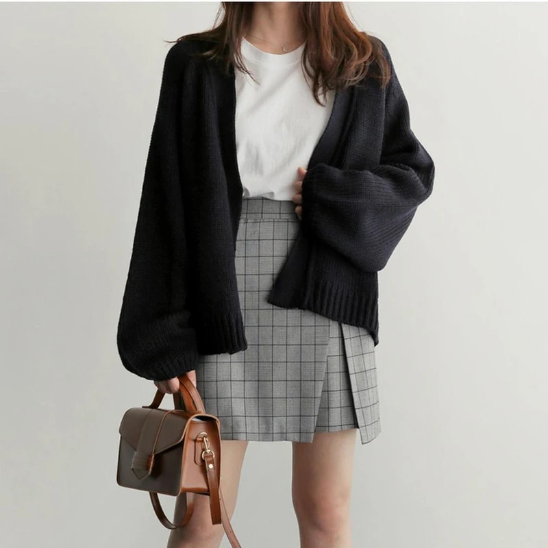 Korean Style Women Black Cardigans Sweater Loose Female Long Sleeve Knitted Sweater Casual Autumn Winter Sweater Coat
Korean Style Women Black Cardigans Sweater Loose Female Long Sleeve Knitted Sweater Casual Autumn Winter Sweater Coat