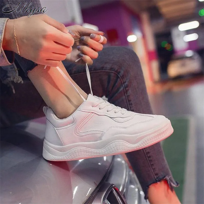 Mhysa 2019 New spring and summer fashion wild white women shoes wild thick solid color lace-up sneakers daddy casual shoes L136
Mhysa 2019 New spring and summer fashion wild white women shoes wild thick solid color lace-up sneakers daddy casual shoes L136