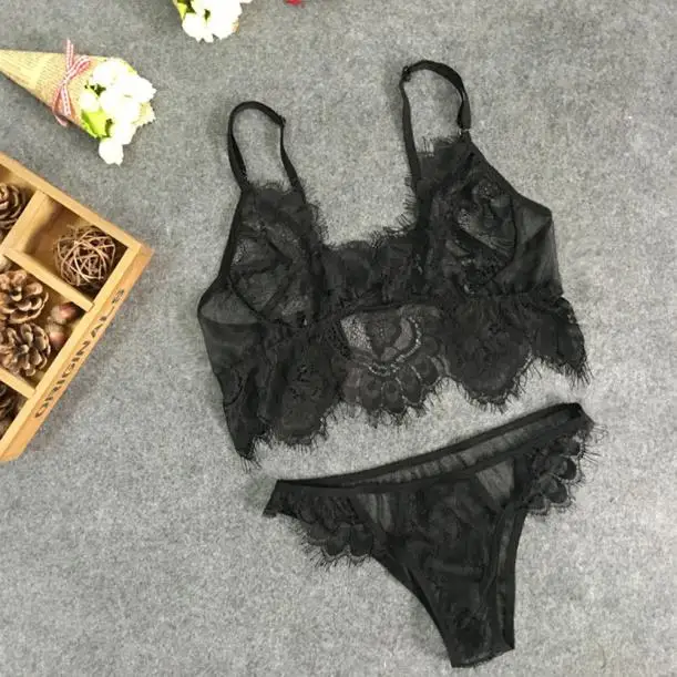 

Free Ostrich Bra 2019 Bralette Bralet Bustier Crop Top Cami Tank Women Clothing Summer Sexy Women Lace Floral Unpadded C0540