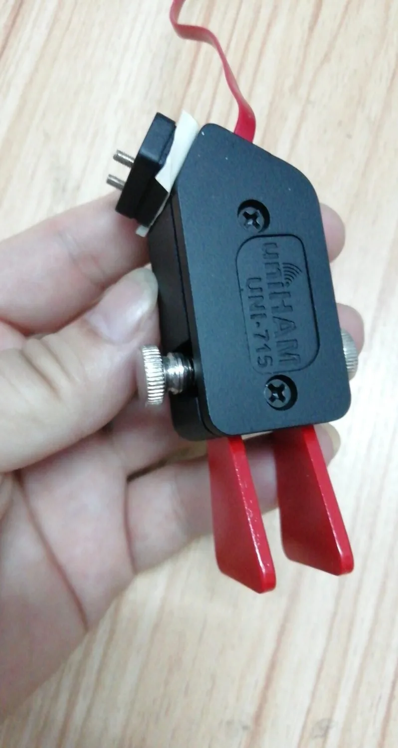 1pcs UNI715 automatic key Right hand key FT817 shortwave radio CW Morse code key
1pcs UNI715 automatic key Right hand key FT817 shortwave radio CW Morse code key