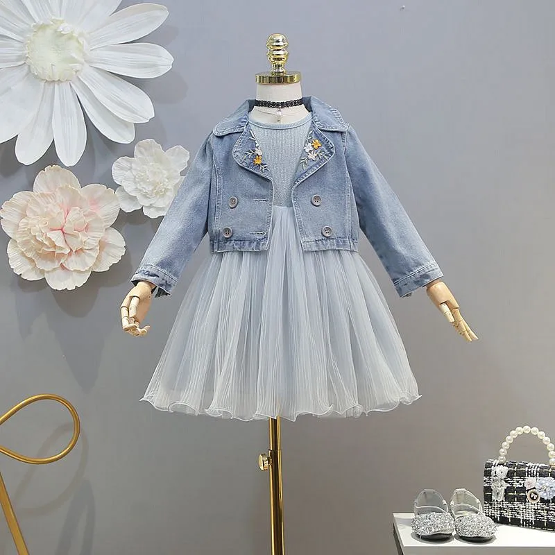 2019 spring new girls suit denim jacket long-sleeved mesh stitching dress two-piece suit
2019 spring new girls suit denim jacket long-sleeved mesh stitching dress two-piece suit