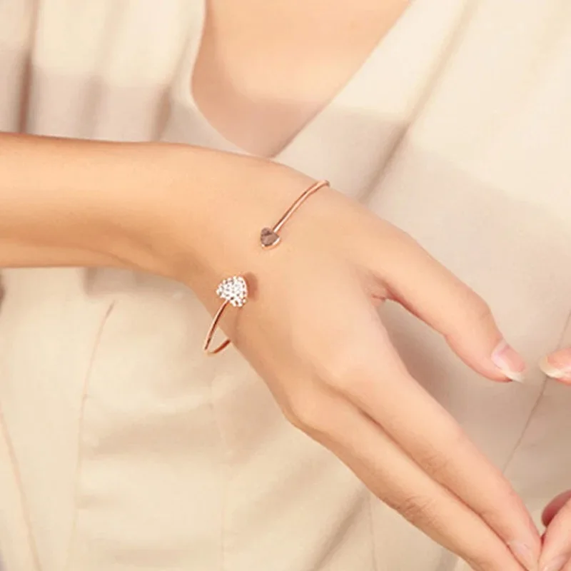 Korean Style Can be Adjustable Crystal Double Heart Bow Bilezik Cuff Opening Bracelet For Women Best Gifts Fashion Accessories
Korean Style Can be Adjustable Crystal Double Heart Bow Bilezik Cuff Opening Bracelet For Women Best Gifts Fashion Accessories
