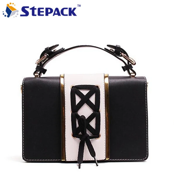 The New Chain Small Square Bag Handbag Creative Design Hit Color Single Shoulder Messenger bag
The New Chain Small Square Bag Handbag Creative Design Hit Color Single Shoulder Messenger bag