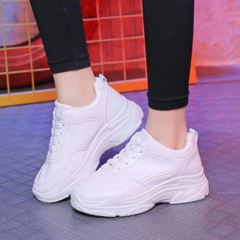 JUNSRM New Spring Fashion Women Casual Shoes Suede Leather Platform Shoes Women Sneakers Ladies White Trainers Chaussure Femme
JUNSRM New Spring Fashion Women Casual Shoes Suede Leather Platform Shoes Women Sneakers Ladies White Trainers Chaussure Femme