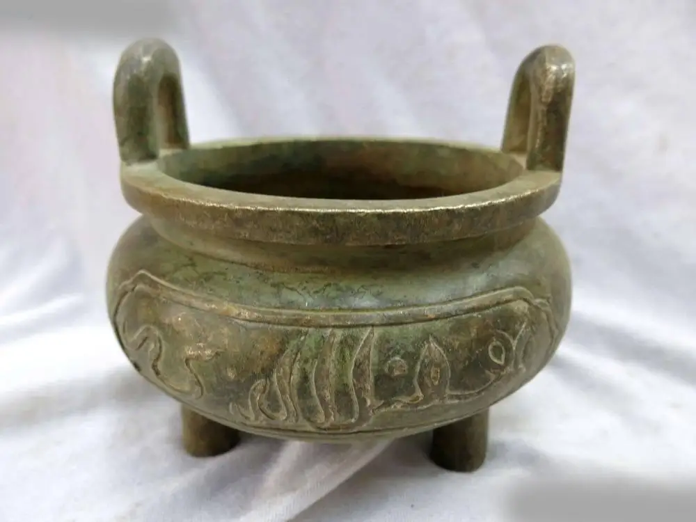 DS China old bronze copper censer carved Double ear Sanskrit Incense burner Statue
DS China old bronze copper censer carved Double ear Sanskrit Incense burner Statue