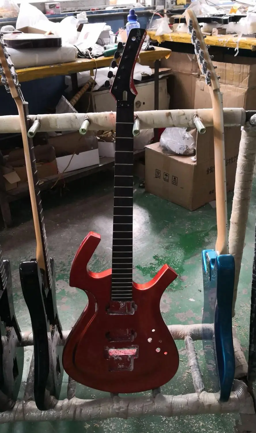 Custom Fly Mojo Transparent Cherry red Electric Guitar Double Rose Tremolo Tailpiece China guitar
Custom Fly Mojo Transparent Cherry red Electric Guitar Double Rose Tremolo Tailpiece China guitar