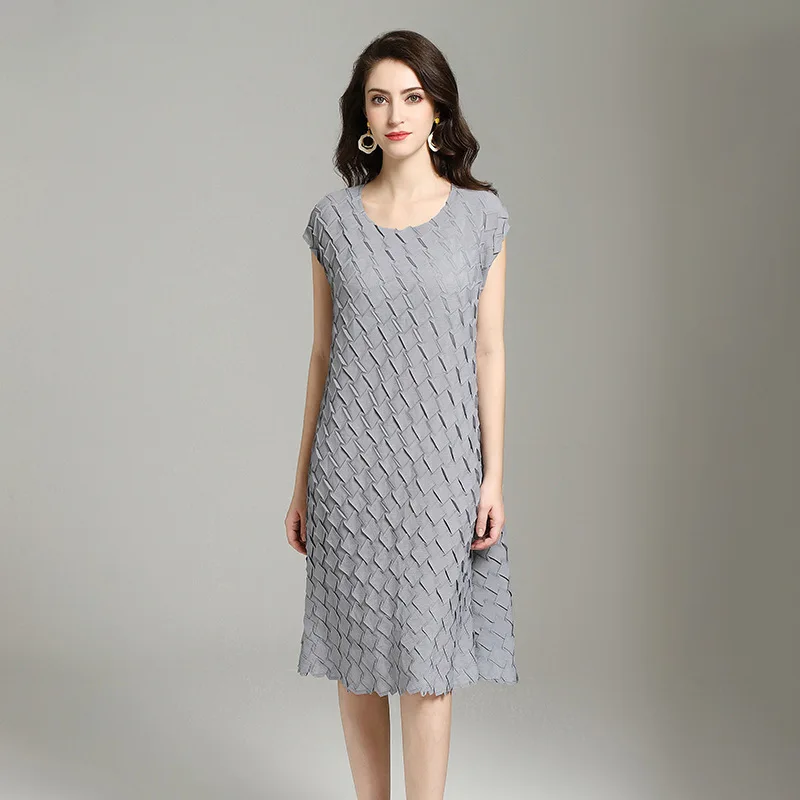 LANMREM 2019 Spring Summer Three-dimensional Pleated Round Collar Short Sleeve Dress For Women Hot Sale Fashion New Cloth YG695
LANMREM 2019 Spring Summer Three-dimensional Pleated Round Collar Short Sleeve Dress For Women Hot Sale Fashion New Cloth YG695