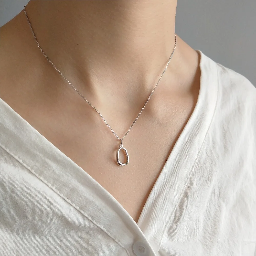 1pc Women's Authentic 925 Sterling silver Hollow Open Irregular Geometric Oval pendants necklace wild X206
1pc Women's Authentic 925 Sterling silver Hollow Open Irregular Geometric Oval pendants necklace wild X206
