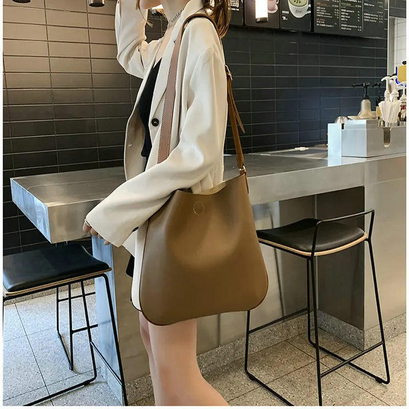 bag female 2019 Summer new large capacity wild Composite Bag fashion shoulder bag female Messenger bag C43-23
bag female 2019 Summer new large capacity wild Composite Bag fashion shoulder bag female Messenger bag C43-23