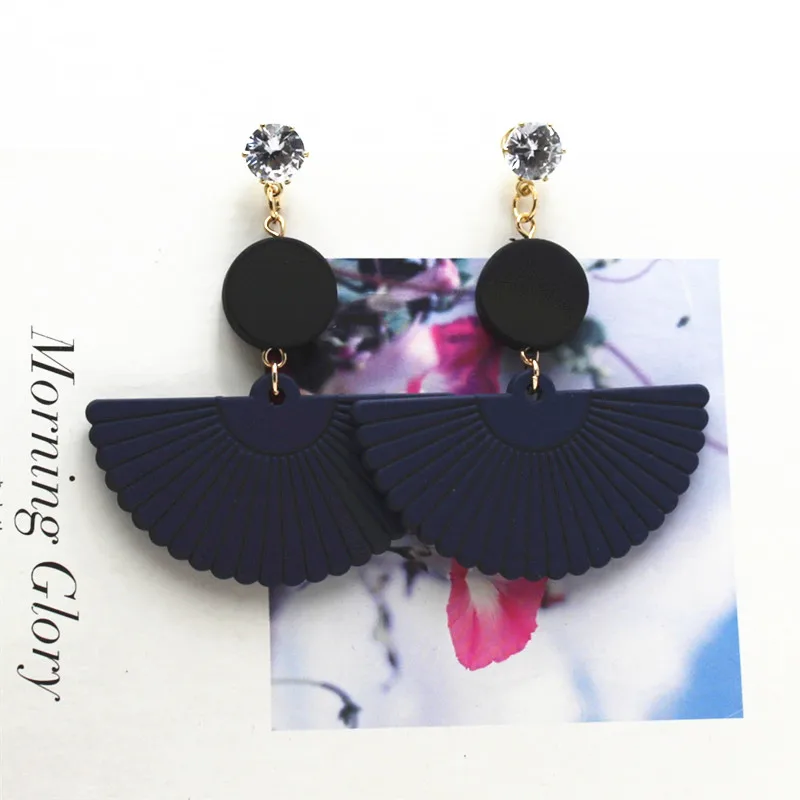 2017 new fashion brand jewelry fan earrings geometry long earring for women gift for Christmas gift
2017 new fashion brand jewelry fan earrings geometry long earring for women gift for Christmas gift