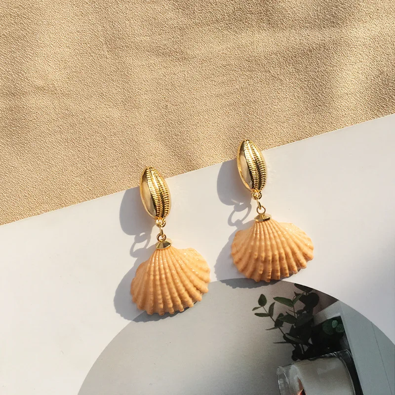 Retro Temperament Avant-garde Earrings Metal Natural Shell Bumps Big Earrings Exaggerated Personality Ladies Punk Earrings
Retro Temperament Avant-garde Earrings Metal Natural Shell Bumps Big Earrings Exaggerated Personality Ladies Punk Earrings