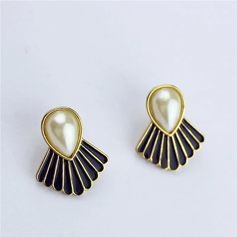 Hot new popular female jewelry wholesale, girls birthday party, beautiful white half piece Pearl Stud Earrings, agent shipping
Hot new popular female jewelry wholesale, girls birthday party, beautiful white half piece Pearl Stud Earrings, agent shipping