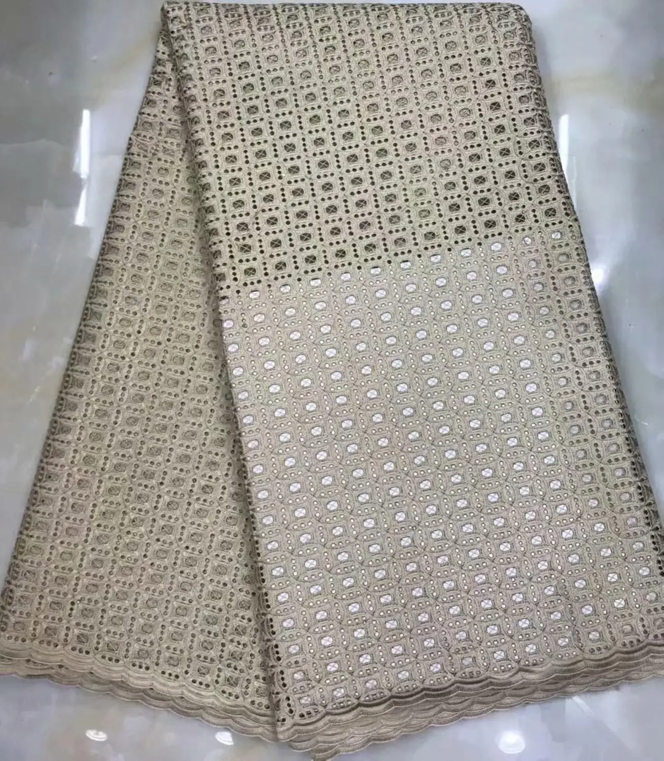 African Dry Lace Fabric High Quality For Men Cotton Lace French Lace Fabric Hot Sales Swiss Voile Lace In Switzerland
African Dry Lace Fabric High Quality For Men Cotton Lace French Lace Fabric Hot Sales Swiss Voile Lace In Switzerland