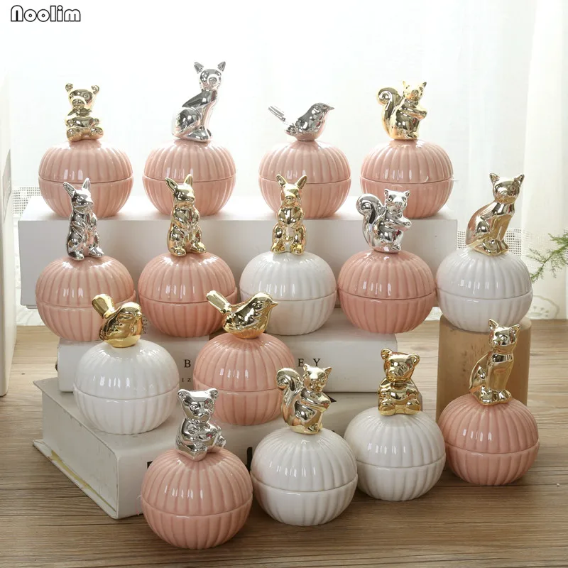 European Ceramic Wedding Candy Bag Romantic Wedding Favors Gift Box Package Party Favor Bags Wedding Gift Box Jewelry Storage
European Ceramic Wedding Candy Bag Romantic Wedding Favors Gift Box Package Party Favor Bags Wedding Gift Box Jewelry Storage