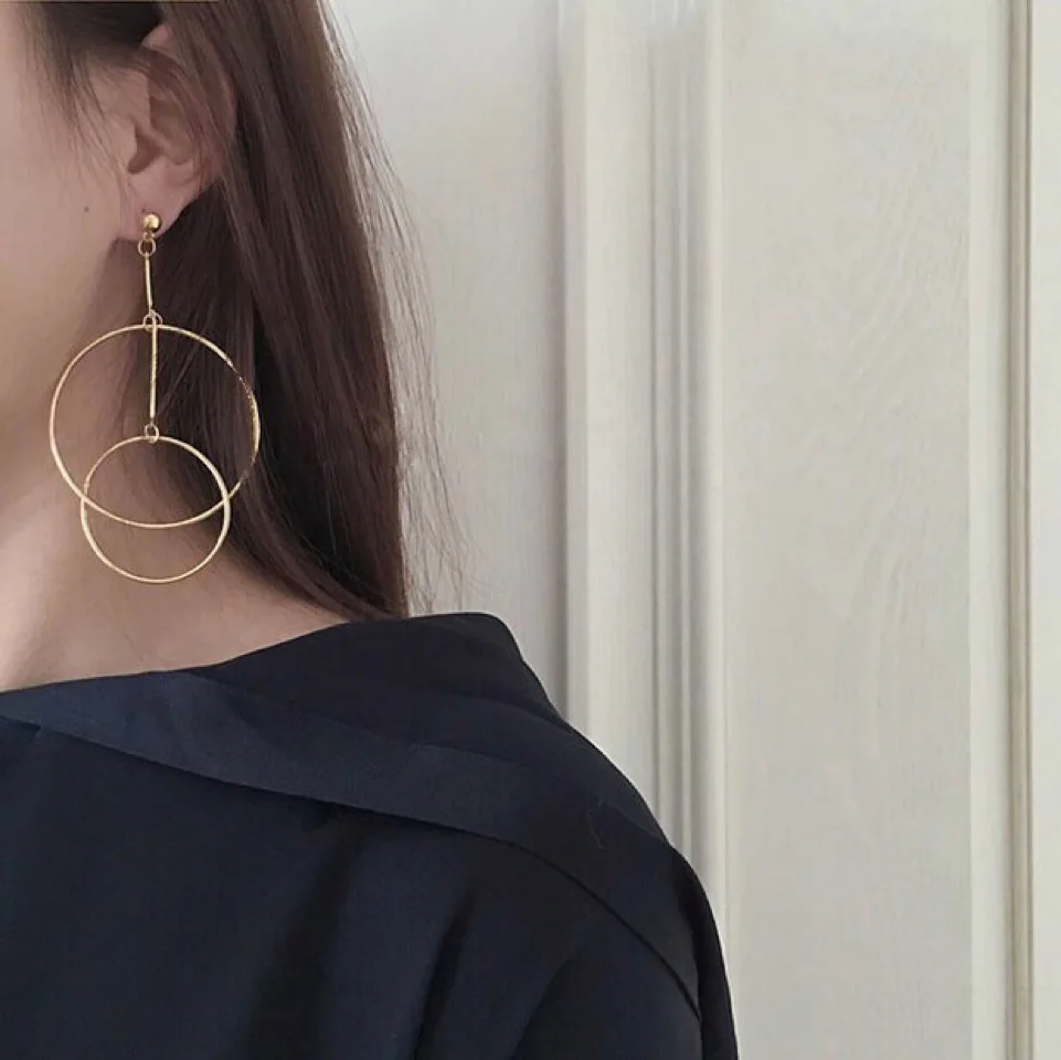 Earrings Fashion Hollow Metal Alloy Circle Combination Personality Earrings Popular Long Paragraph Gift Wholesale Wedding Trend
Earrings Fashion Hollow Metal Alloy Circle Combination Personality Earrings Popular Long Paragraph Gift Wholesale Wedding Trend