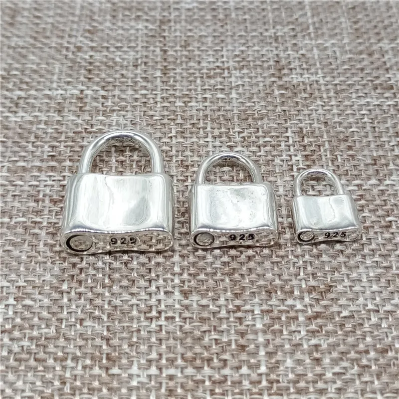 925 Sterling Silver Padlock Lock Charm Pendant for Bracelet Necklace Lock Can Be Open
925 Sterling Silver Padlock Lock Charm Pendant for Bracelet Necklace Lock Can Be Open