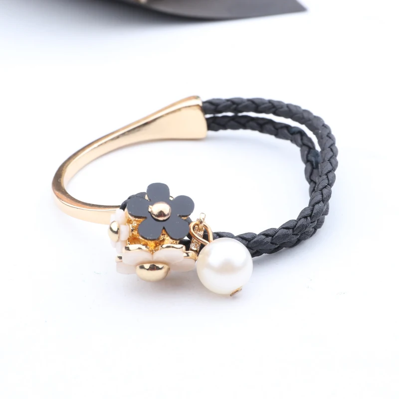 MENGJIQIAO 2018 Handmade Black Rope Acrylic Flower Simulated Pearl Bracelet For Women Fashion Charm Bracelets & Bangles Gifts
MENGJIQIAO 2018 Handmade Black Rope Acrylic Flower Simulated Pearl Bracelet For Women Fashion Charm Bracelets & Bangles Gifts
