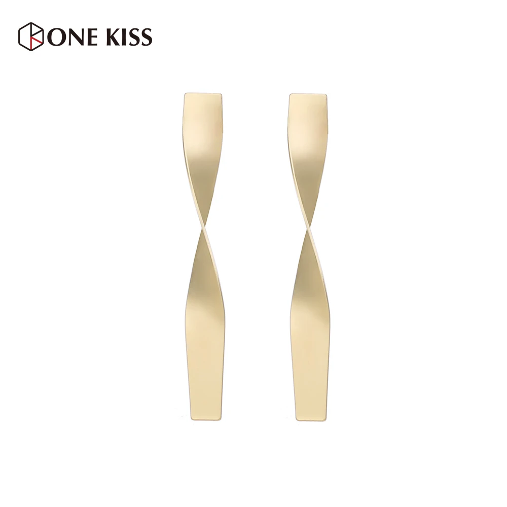 Simple Punk Geometric Stud Earring For Women Gold Silver Metal Statement Long Earring Fashion Pretty Jewelry Gift
Simple Punk Geometric Stud Earring For Women Gold Silver Metal Statement Long Earring Fashion Pretty Jewelry Gift
