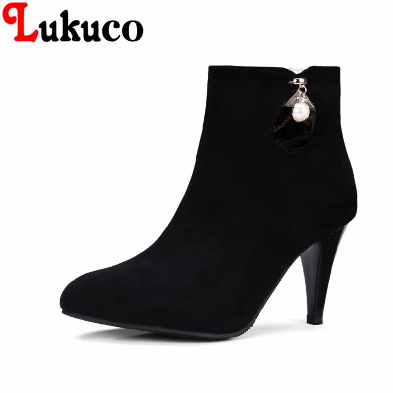 2018 New sweet style Pointed Toe lady shoes size 34-46 Spike Heels Ankle Boots high quality low price super bargain women boots
2018 New sweet style Pointed Toe lady shoes size 34-46 Spike Heels Ankle Boots high quality low price super bargain women boots