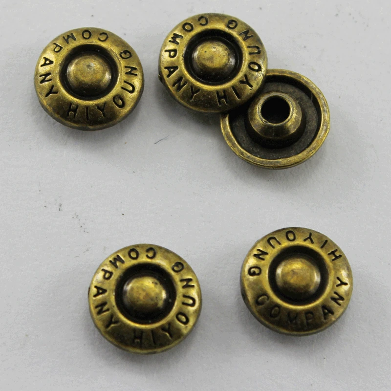 (1000 pcs/lot) Customized electroplating copper metal Rivets with embossed logo brand name for jackets and jeans buttons
(1000 pcs/lot) Customized electroplating copper metal Rivets with embossed logo brand name for jackets and jeans buttons