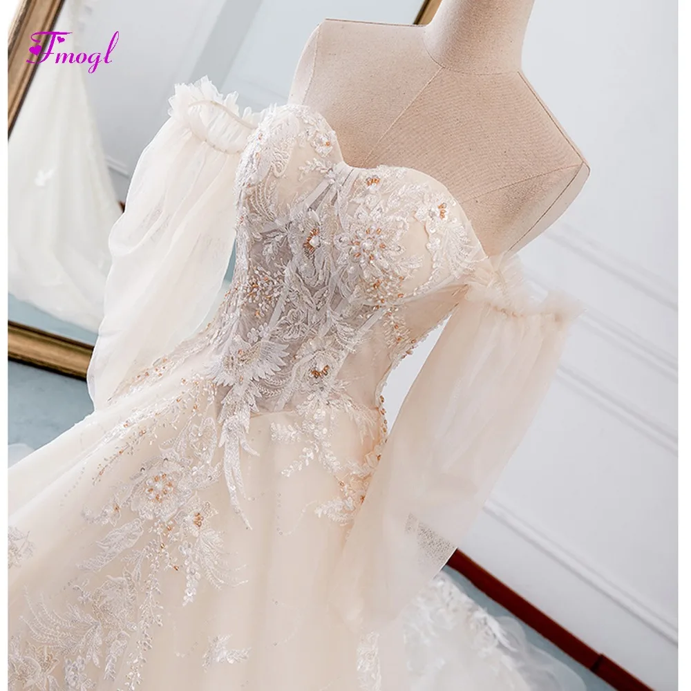 Fmogl Graceful Appliques Chapel Train A-Line Wedding Dresses 2020 Delicate Beaded Strapless Lace Up Bridal Gown Vestido de Noiva
Fmogl Graceful Appliques Chapel Train A-Line Wedding Dresses 2020 Delicate Beaded Strapless Lace Up Bridal Gown Vestido de Noiva