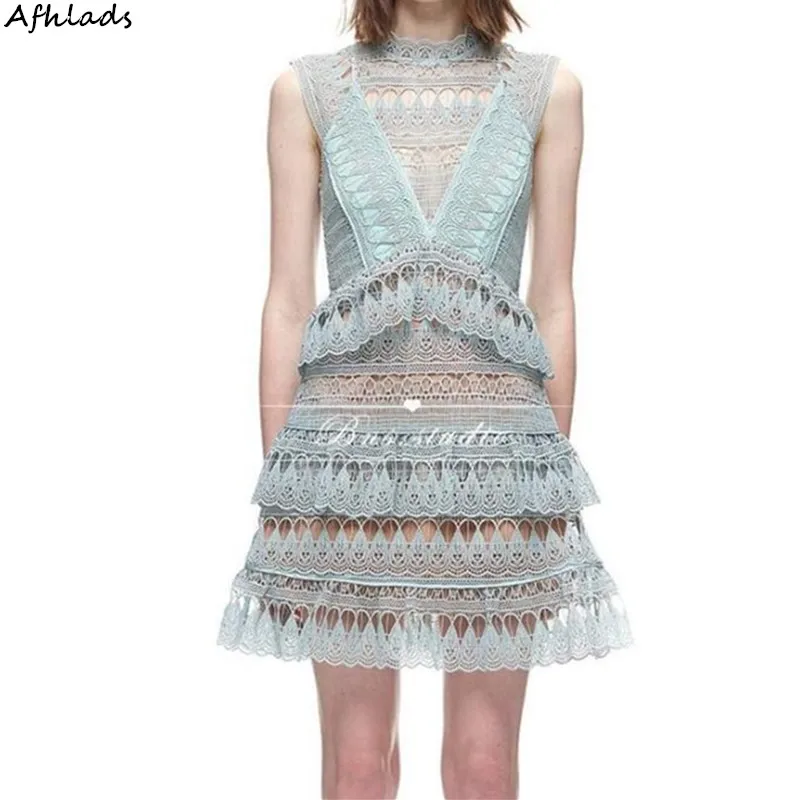 Self-portrait spring new women's Korean version of the same Designer lace thin sleeveless sexy round neck high quality dress
Self-portrait spring new women's Korean version of the same Designer lace thin sleeveless sexy round neck high quality dress