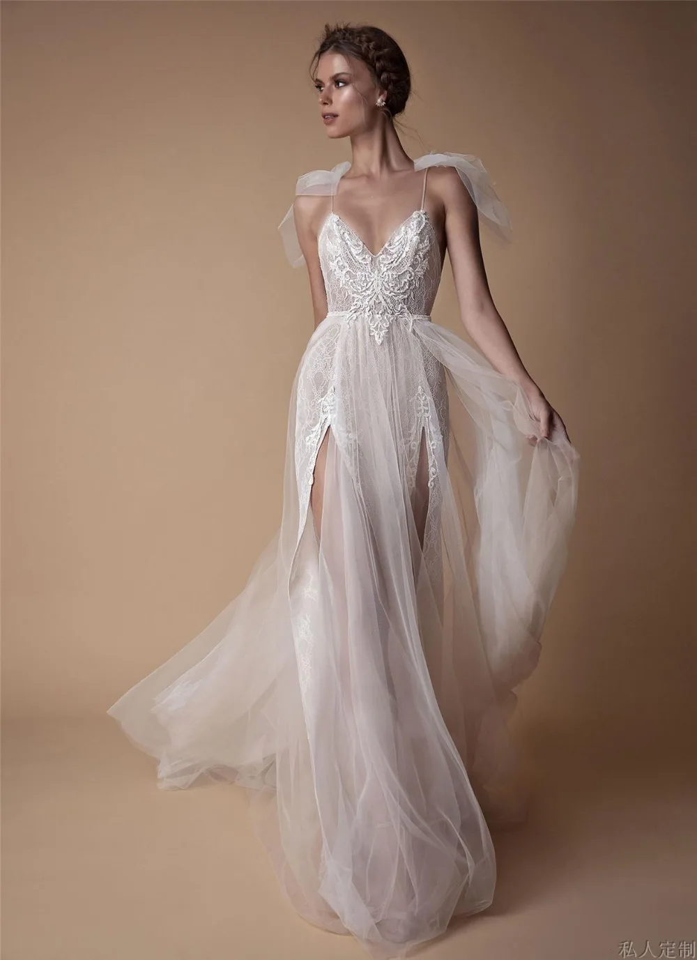 New 2019 Custom Made High End Lace Evening Dress V-Neck Beads Open Back A Line Boho Prom Banquet Dress Vestido De Noiva
New 2019 Custom Made High End Lace Evening Dress V-Neck Beads Open Back A Line Boho Prom Banquet Dress Vestido De Noiva