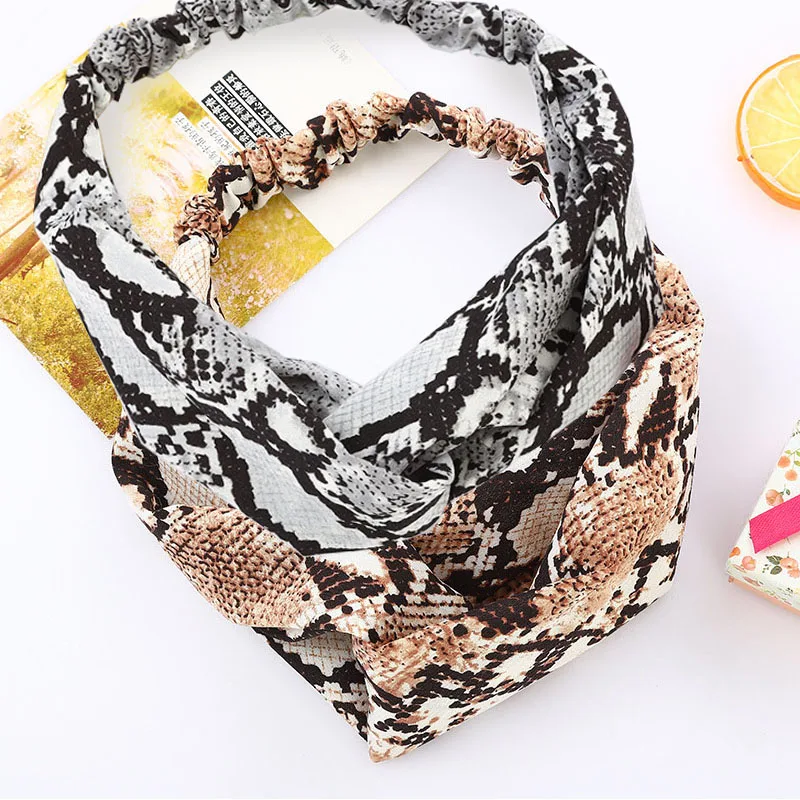 Snake skin printed women elastic cross headbands personality pattern hair bands headwear hair decoration women accessories
Snake skin printed women elastic cross headbands personality pattern hair bands headwear hair decoration women accessories