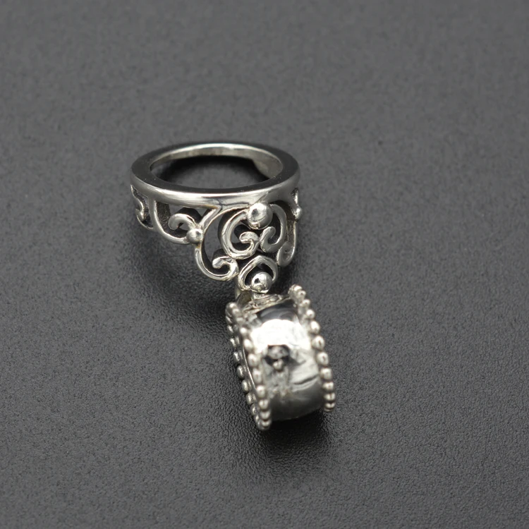 Europe and the United States listed new silver bracelet accessories princess wang guan silver hanging ornaments
Europe and the United States listed new silver bracelet accessories princess wang guan silver hanging ornaments