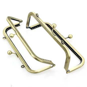 2Pcs Bronze Tone Smooth Rectangle Frame Coin Purse Kiss Clasps Lock Handbag Handle Accessories 18x8cm
2Pcs Bronze Tone Smooth Rectangle Frame Coin Purse Kiss Clasps Lock Handbag Handle Accessories 18x8cm