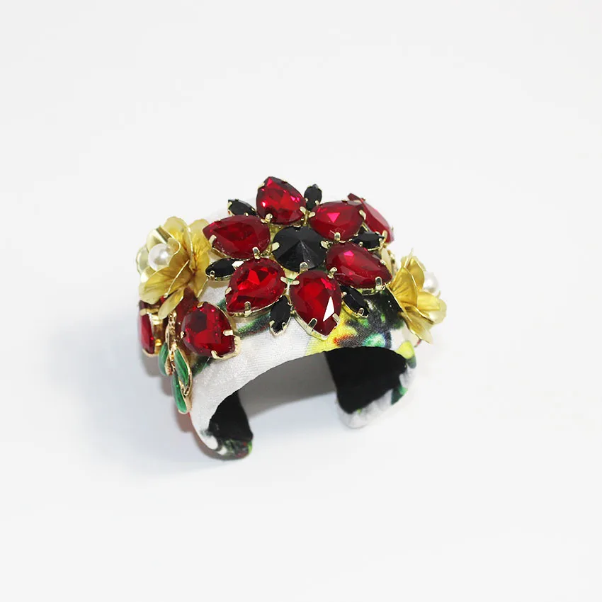 Baroque Pearl Bracelet Bangle for Women Gold Flower Rose Ladies Multi Colored Crystal Jewelry Cuff Arm Designer World Bangle
Baroque Pearl Bracelet Bangle for Women Gold Flower Rose Ladies Multi Colored Crystal Jewelry Cuff Arm Designer World Bangle
