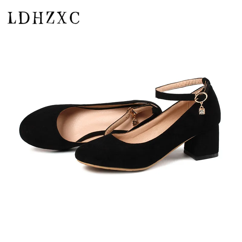 LDHZXC 2019 New Fashion Women Shoes Platform All Match Flock Square High Heel Elegant Square Toe Ladies Pumps Size 34-44
LDHZXC 2019 New Fashion Women Shoes Platform All Match Flock Square High Heel Elegant Square Toe Ladies Pumps Size 34-44