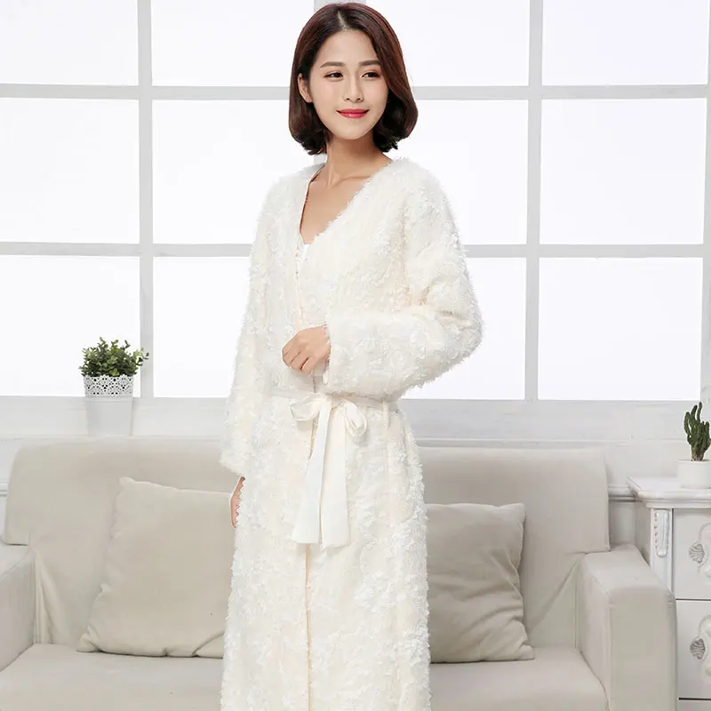 High Quality Winter Robe Long Sleepwear Royal Princess Nightgown Women Nightdress Robe Sexy silk Home Clothing Free Shipping
High Quality Winter Robe Long Sleepwear Royal Princess Nightgown Women Nightdress Robe Sexy silk Home Clothing Free Shipping