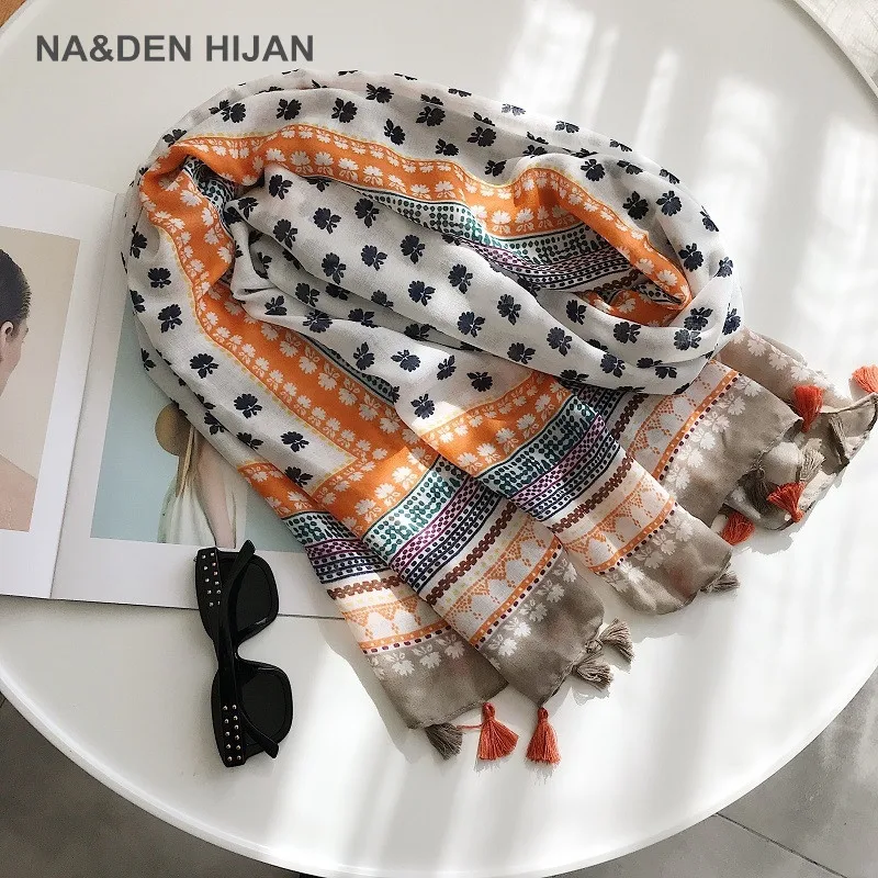 Fashion Lovely pattern Hijabs Bohemia Style Scarf women cotton small flower print Shawl Wrap Large Muslim wraps Ladie 10pcs/lot
Fashion Lovely pattern Hijabs Bohemia Style Scarf women cotton small flower print Shawl Wrap Large Muslim wraps Ladie 10pcs/lot