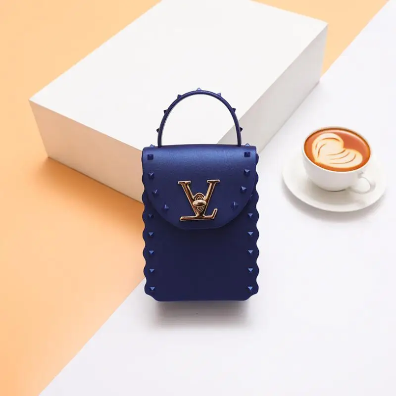 Women Chain Shoulder Bags Lock Rivet Crossbody Bag Mini Pvc Jelly Bags Famous Brand Chain Mobile Phone Bag Girl Fashion Handbags
Women Chain Shoulder Bags Lock Rivet Crossbody Bag Mini Pvc Jelly Bags Famous Brand Chain Mobile Phone Bag Girl Fashion Handbags