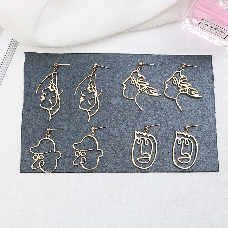 SUKI Fashion Girls Face Shape Earrings Metal Vintage Abstract Hollow Out Dangle Earrings women face earrings Face Gift Jewelry
SUKI Fashion Girls Face Shape Earrings Metal Vintage Abstract Hollow Out Dangle Earrings women face earrings Face Gift Jewelry